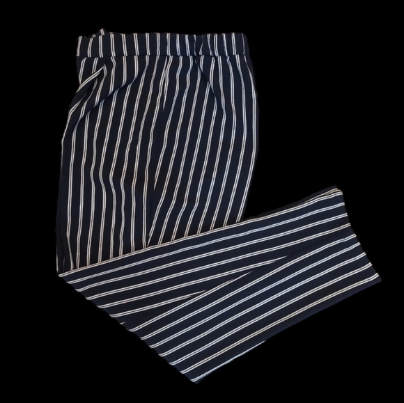 DIVIDED H&M Striped High Waist Ankle Pants Sz 4 Pleated trouser with tapered leg - Picture 3 of 10